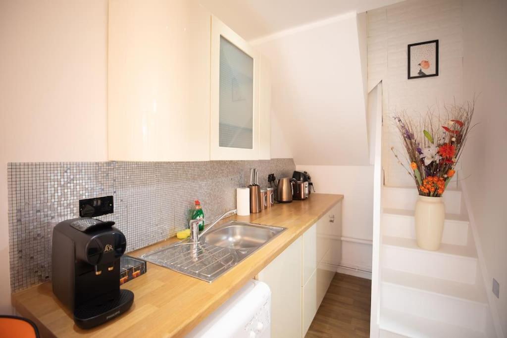 Cozy Studio In Central Londen Buitenkant foto